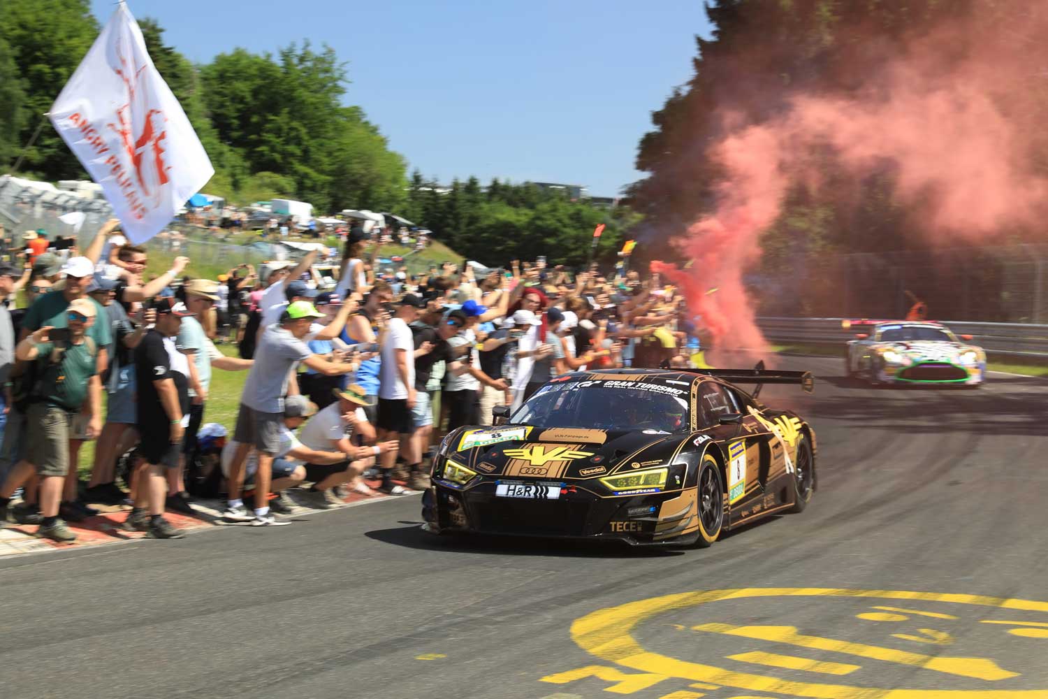 Juta Racing bei der Einführungsrunde auf der Nürburgring-Nordschleife